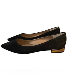 TAHARI BLACK SUEDE GOLDEN HEELS POINTY FLATS